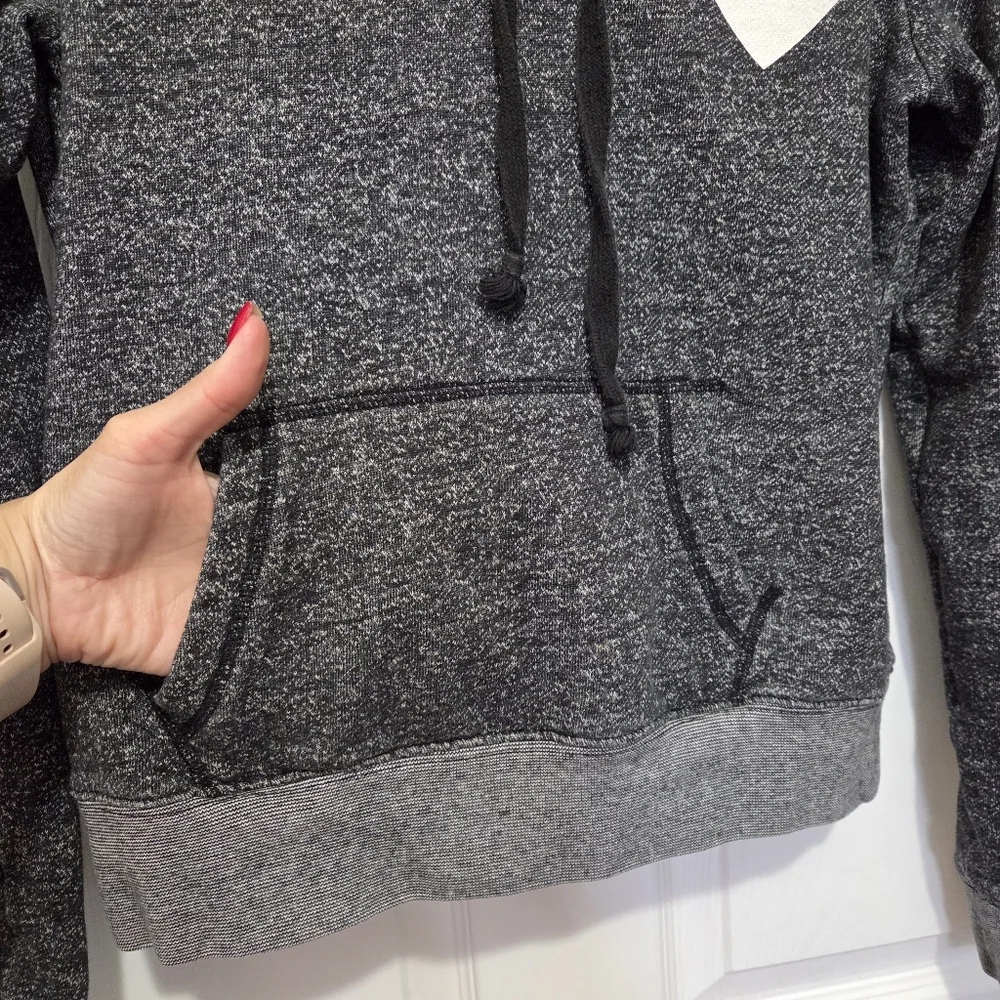 PINK Victoria's Secret Charcoal Hoodie with Heart Logo Size XSmall - Picture 3 of 8